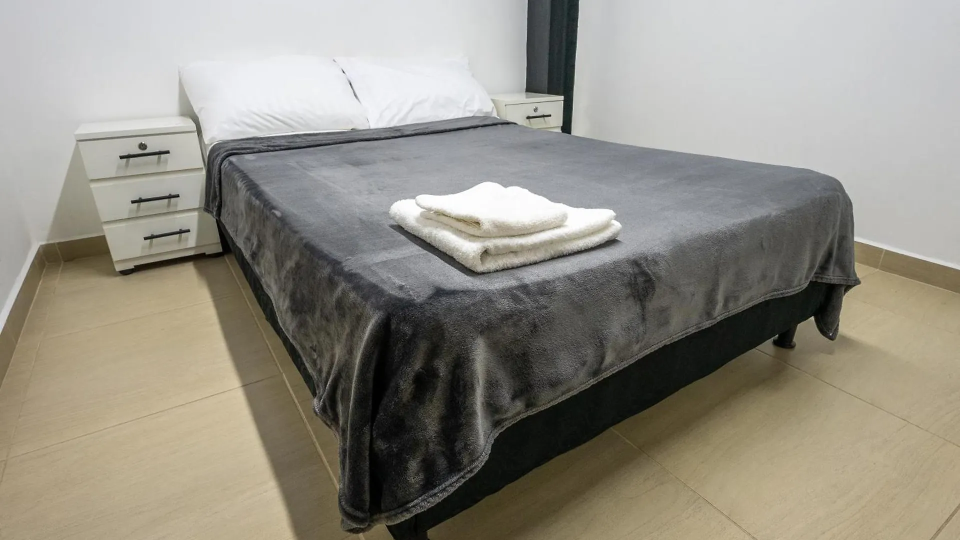Apartahotel Tonchala ميديلين 0*,  كولومبيا
