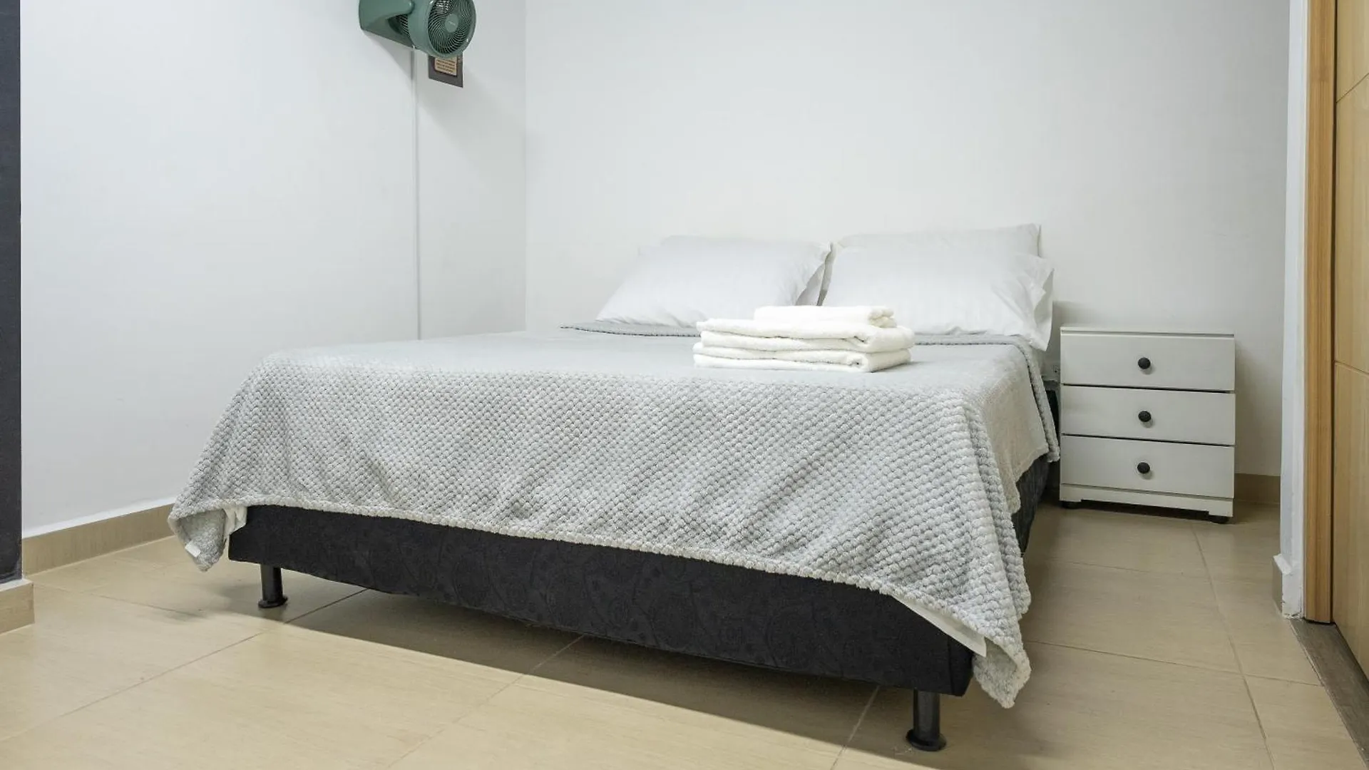 Apartahotel Tonchala ميديلين بيت ضيافة